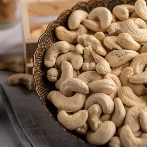 Tusker Berry Cashew Whole – Gravy | Premium Kaju for Rich, Creamy Curries - Tusker Berry